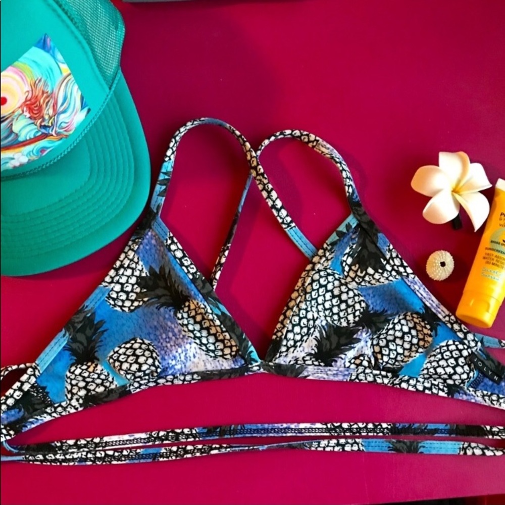 Jolyn pineapple top
